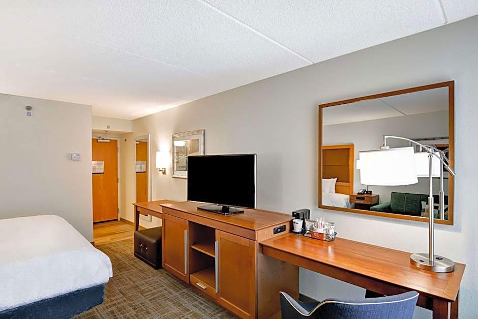 Hampton Inn By Hilton Albany Wolf Road Airport