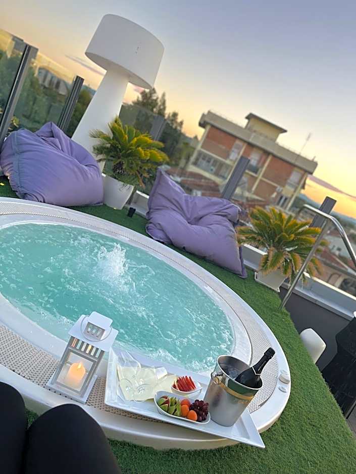 Q Hotel