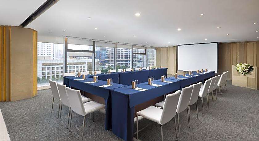 New World Wuhan Hotel