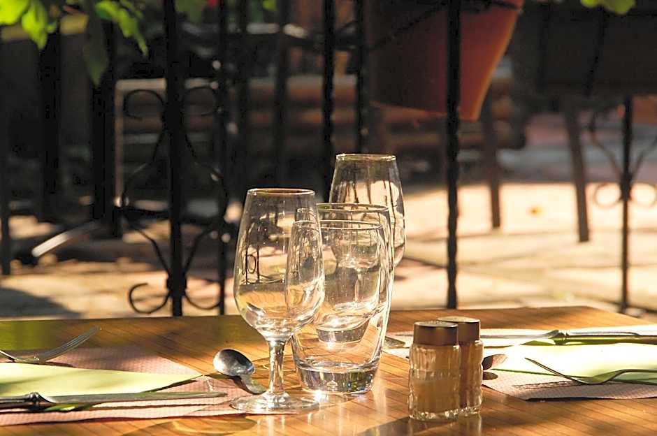 Hôtel Restaurant Aux Deux Roses