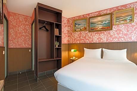 Double Room with Private Bathroom