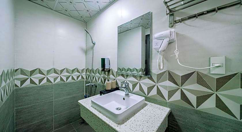 Rose Nhung Hotel CatBa