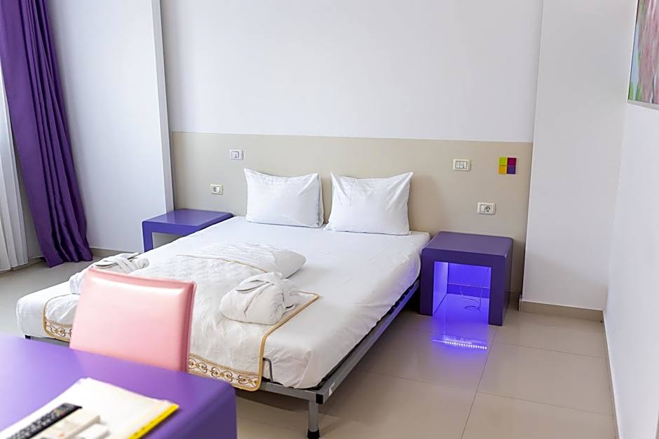 Hotel Christina Plus