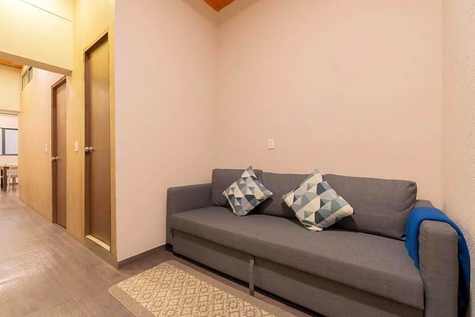 205 Zocalo Cathedral 2bdrmB 2Bath fits 10 AC Apt