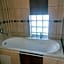 VillaWeb 9rooms - Long term business aparthotel 29 Euro per night per room, min 3months