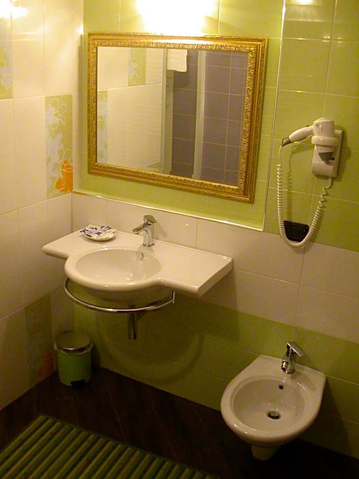 Foto 1 di 6 di 1 Double Bed or 2 Beds, Mountain View