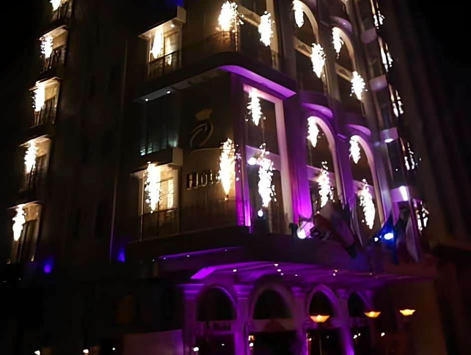 Q Hotel