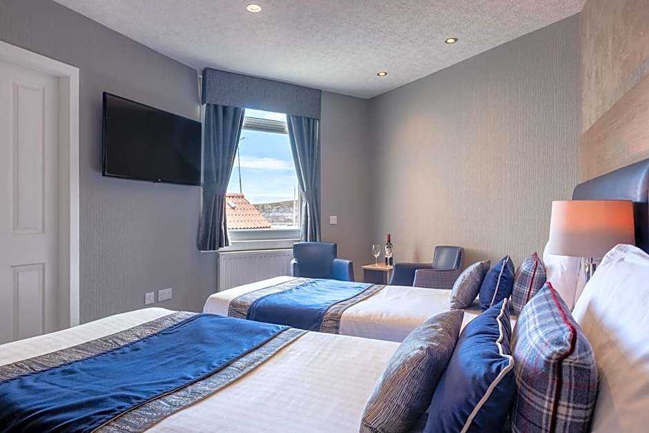 Number 44 Hotel & Bar