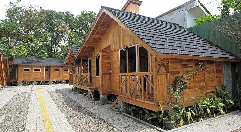 Urbanview Villa Kolopaking Kebumen by RedDoorz