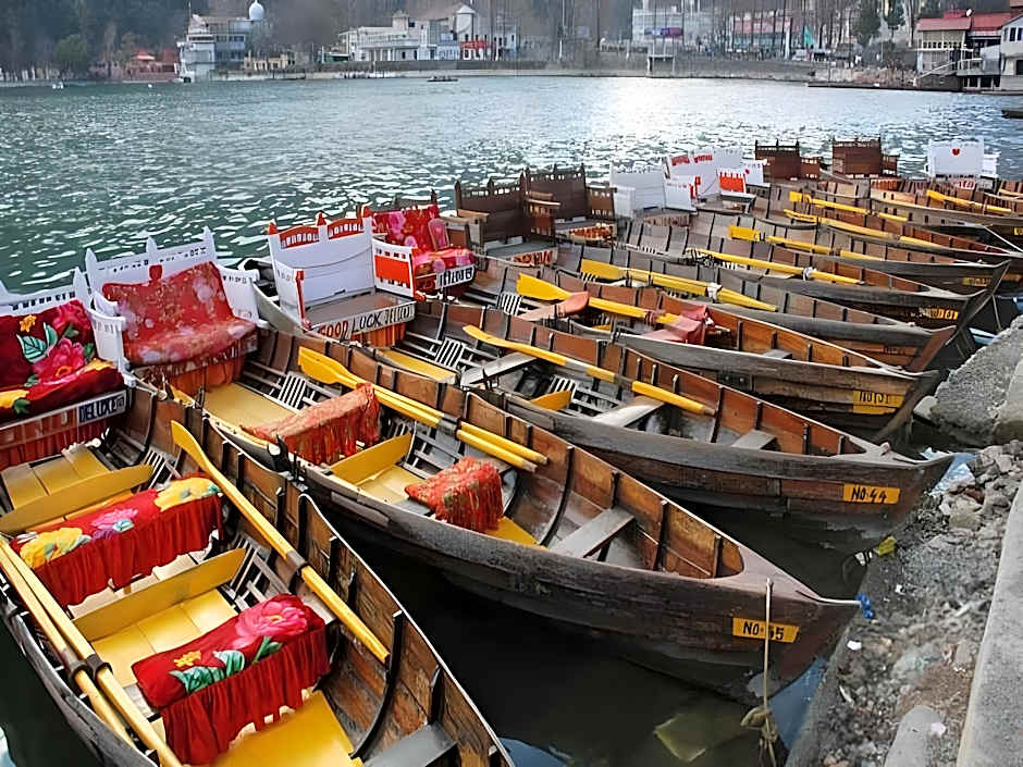 Classic The Mall Hotel