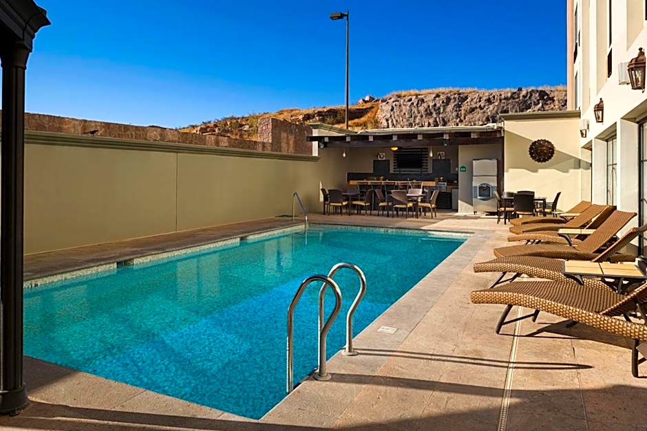 Wingate by Wyndham Chihuahua