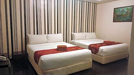 Double Queen Bed Room