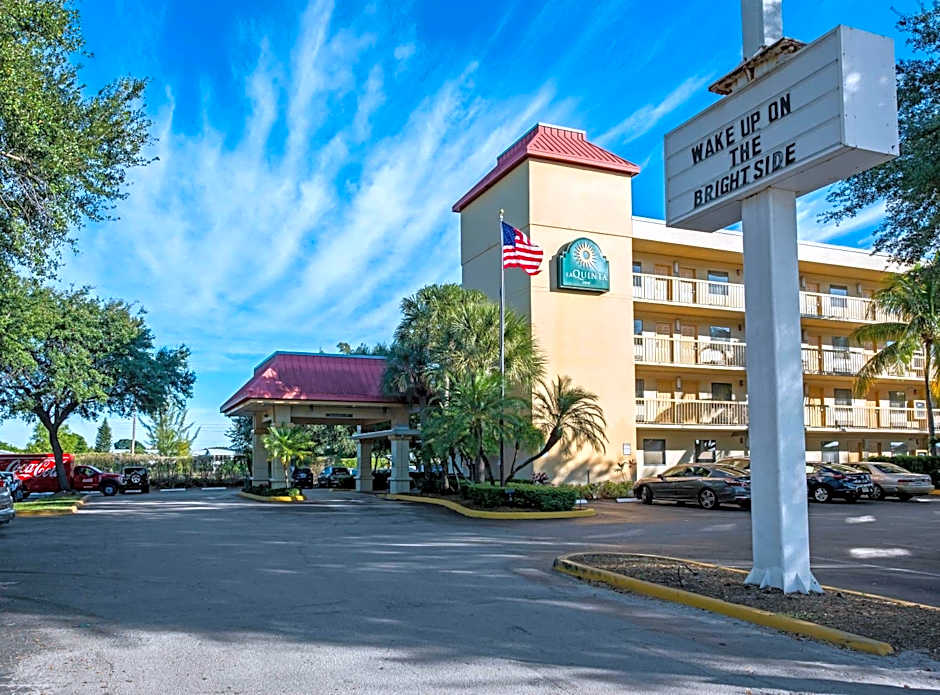 La Quinta Inn & Suites by Wyndham West Palm Beach - Florida Turn
