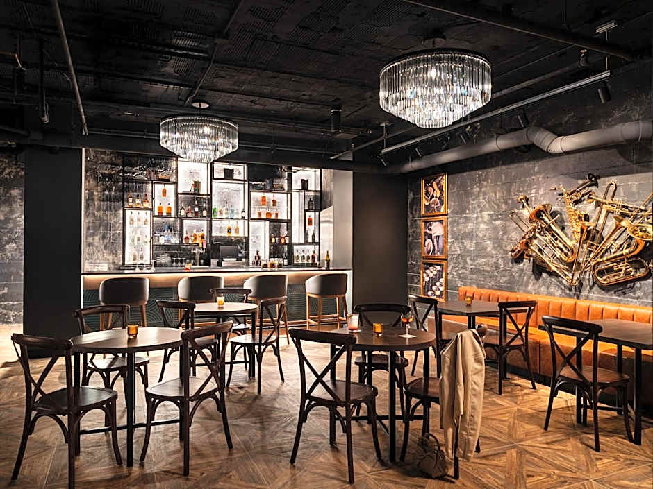 Moxy Springfield Downtown