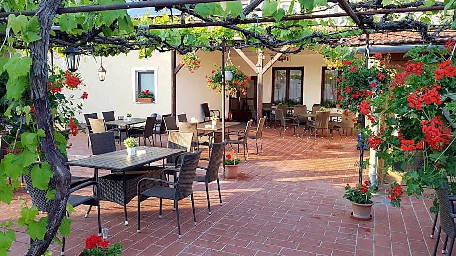 Bauer Resort - Countryside Retreat