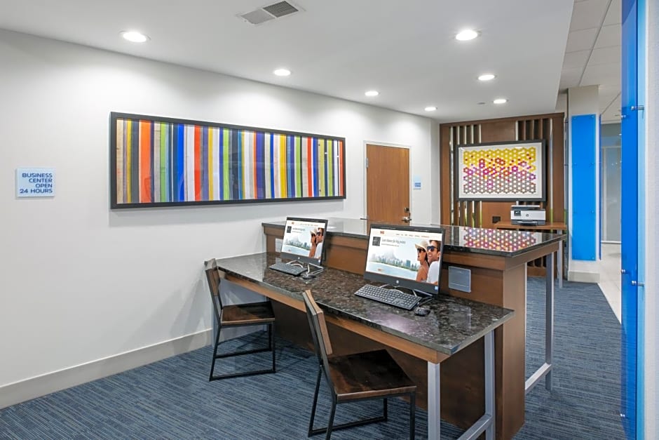 Holiday Inn Express & Suites Purcell, an IHG Hotel