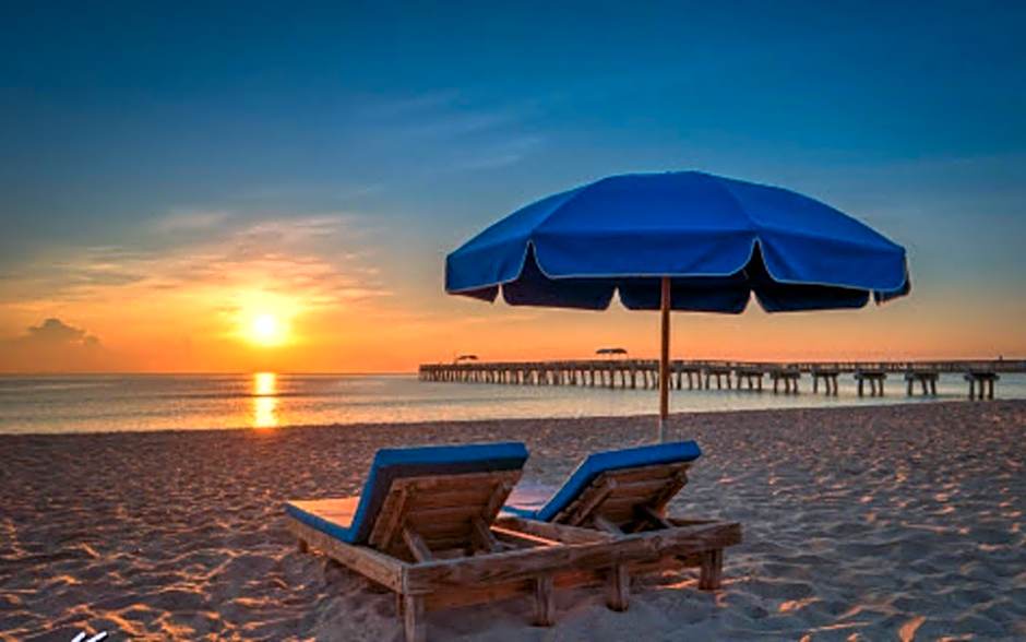 Holiday Inn Express & Suites VA Beach Oceanfront, an IHG Hotel