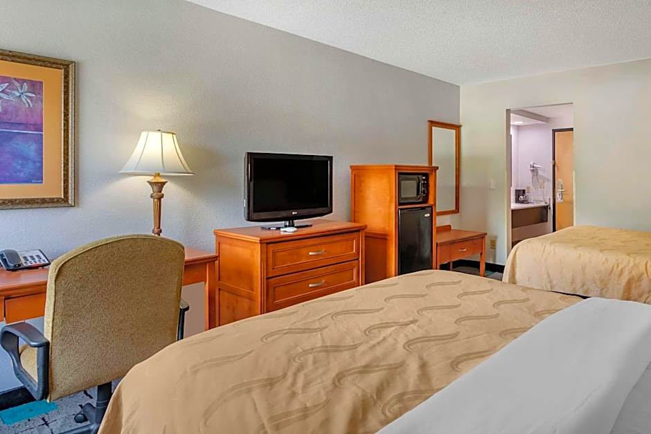 Quality Inn & Suites Chattanooga West near Lookout Mountain