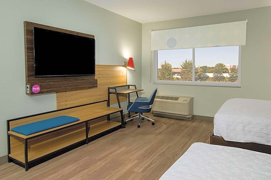 Photo 1 of 5 of 2 Queen Beds, Hearing/Mobility Accessible