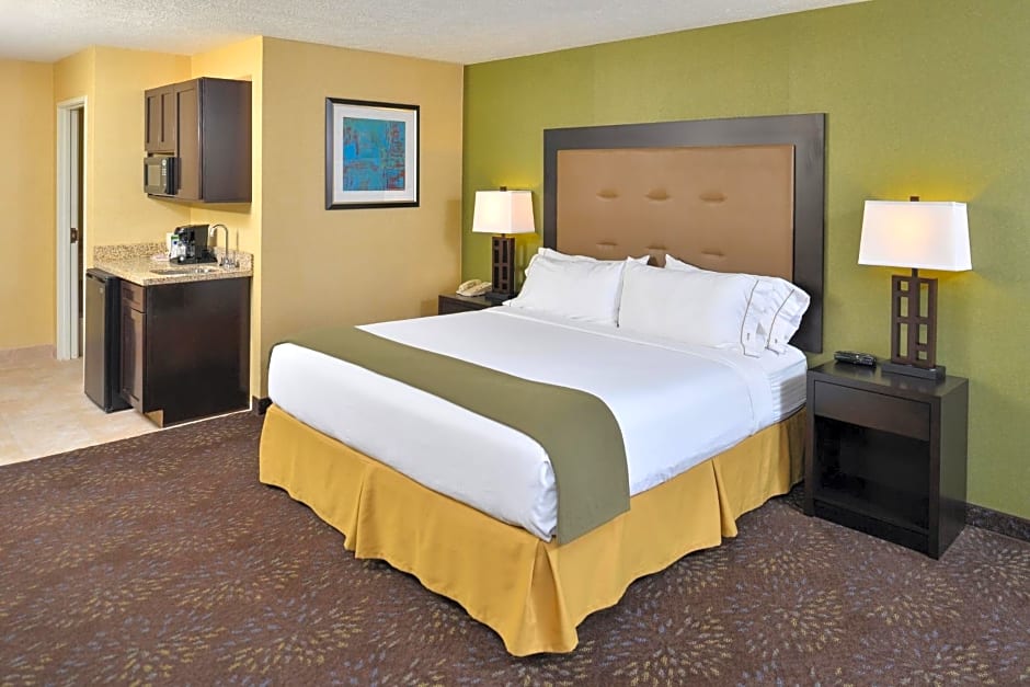 Holiday Inn Express Hotel & Suites Charlotte