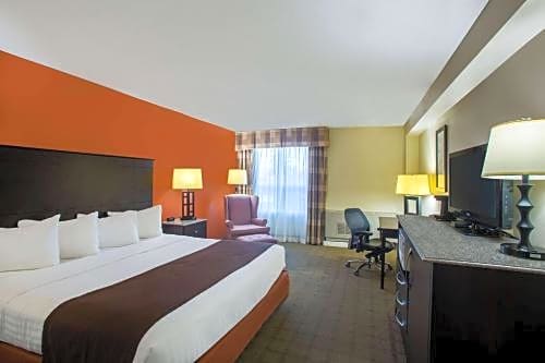 AmericInn by Wyndham International Falls