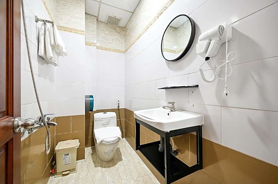 Sunrise Airport Hotel