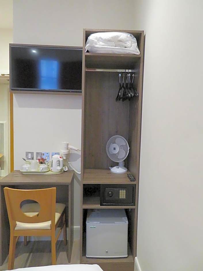 Glendale Hyde Park Hotel