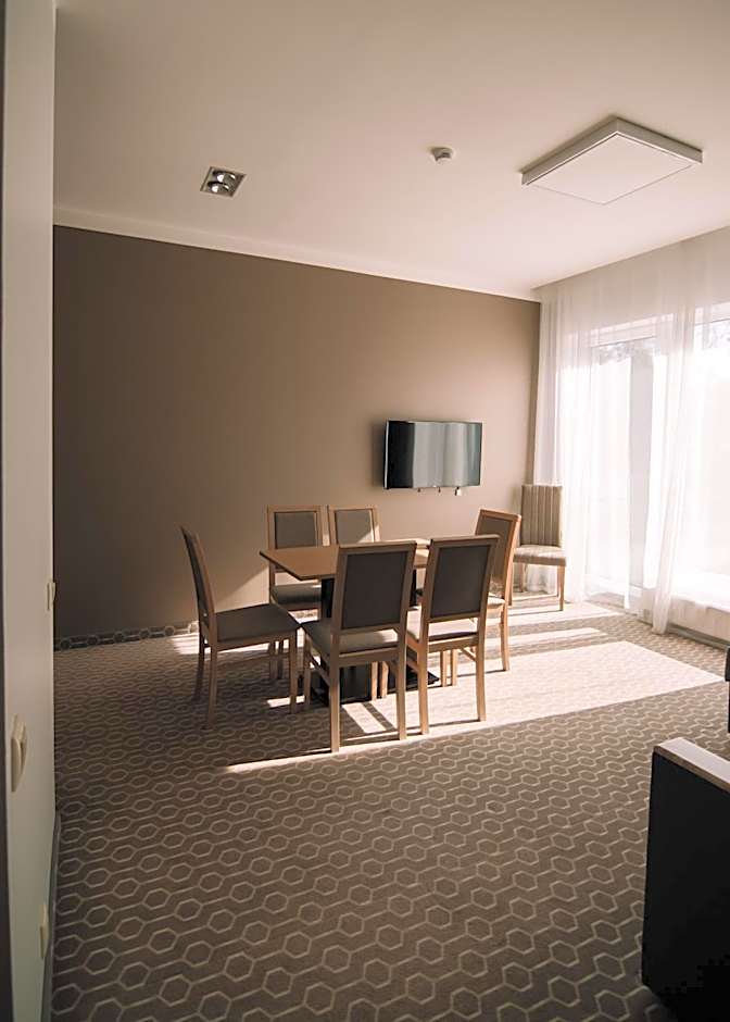 Merepargi ApartHotel & Cafe