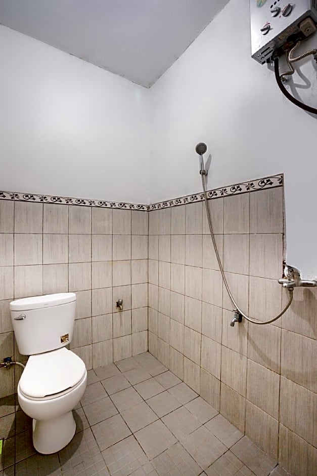 Super OYO 2961 Artana Bed & Breakfast