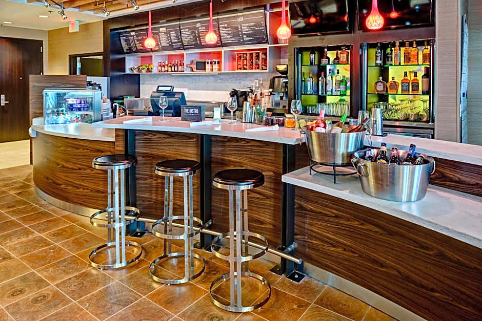 Courtyard by Marriott Westbury Long Island