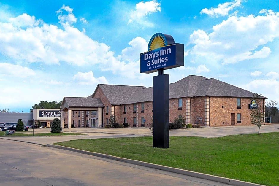 Days Inn & Suites by Wyndham Florence/Jackson Area