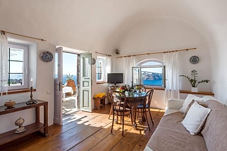 Sunset Honeymoon Suite with Outdoor Whirlpool