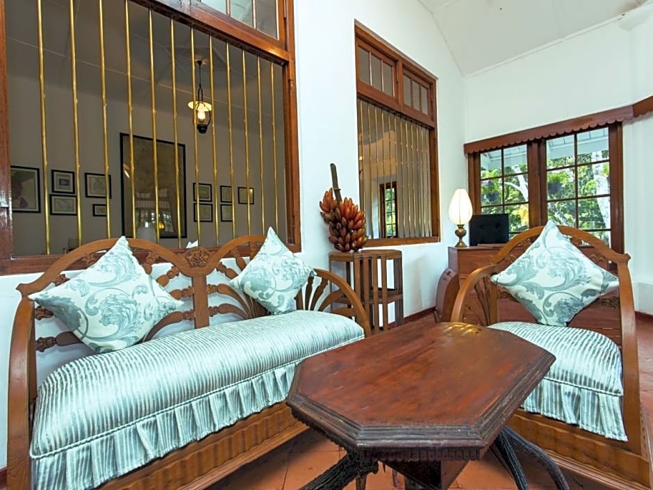 Mountbatten Bungalow - Thema Collection