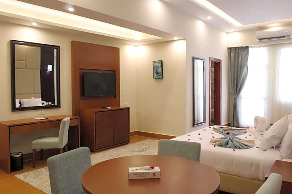 Royal Jewel Al Raml Hotel