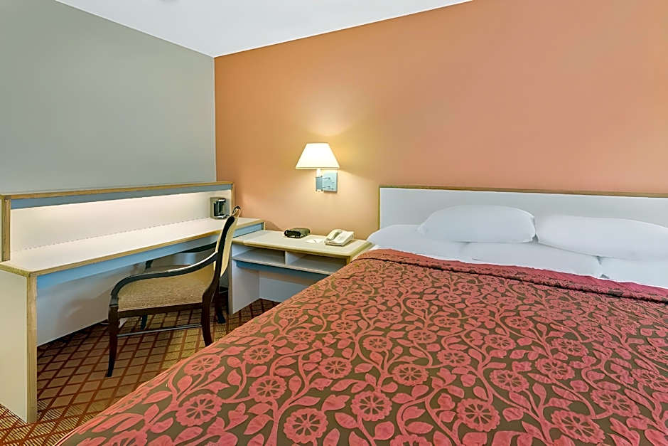 Days Inn by Wyndham Overland Park