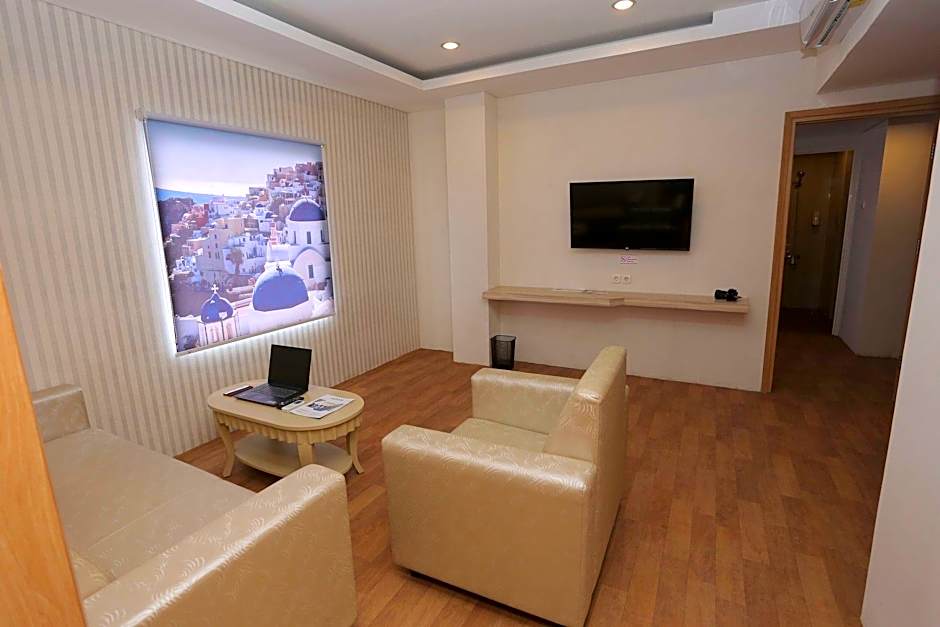 Front One Budget Malang