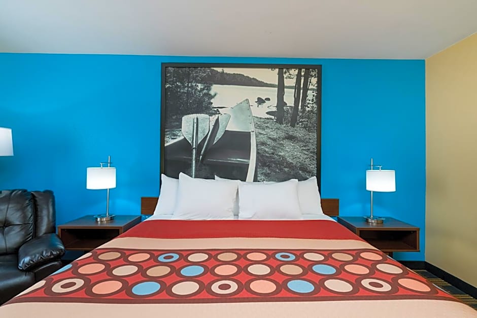 Super 8 by Wyndham Rochester Mayo Clinic Area