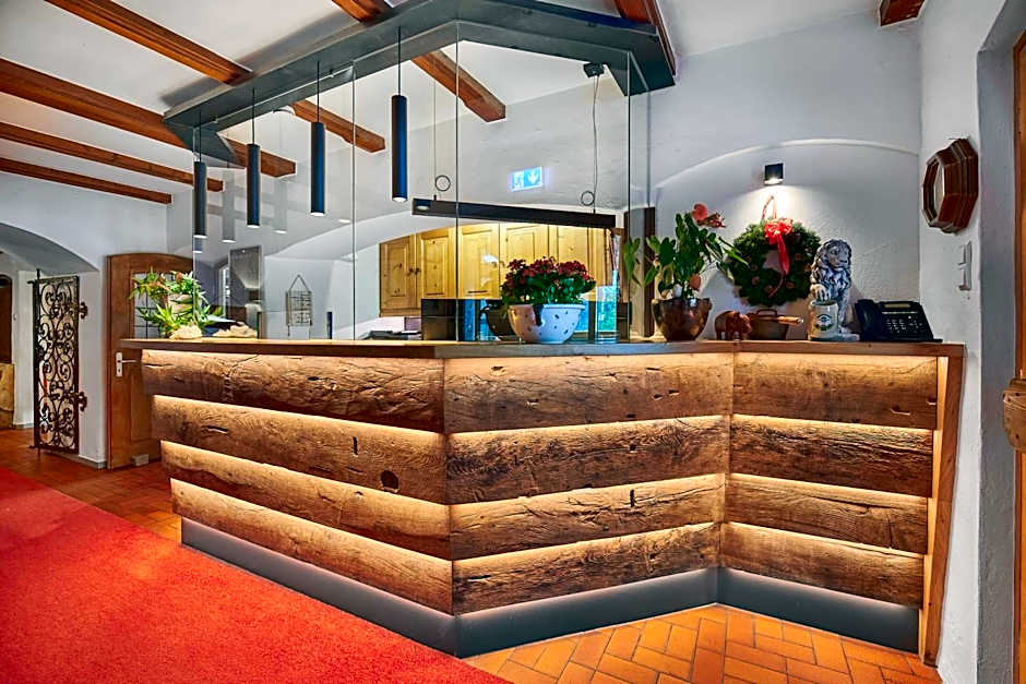Aktivhotel & Gasthof Schmelz Ihr familienfreundliches Urlaubs Hotel mit Wellness, Almsauna, Chiemgau Karte