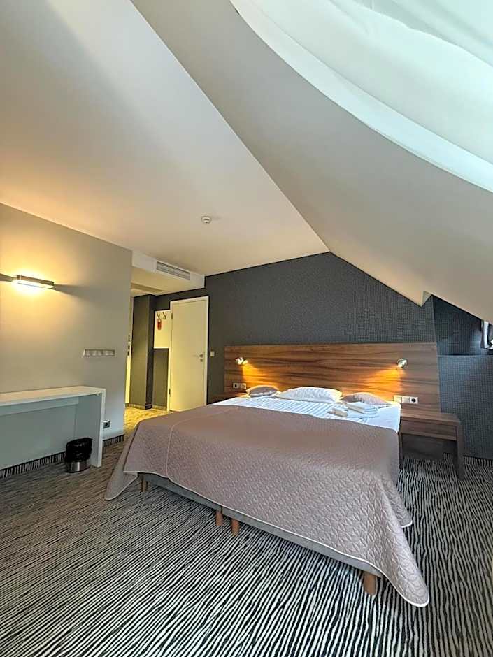 Photo 1 of 9 of Standard 1 Double Bed or 2 Beds