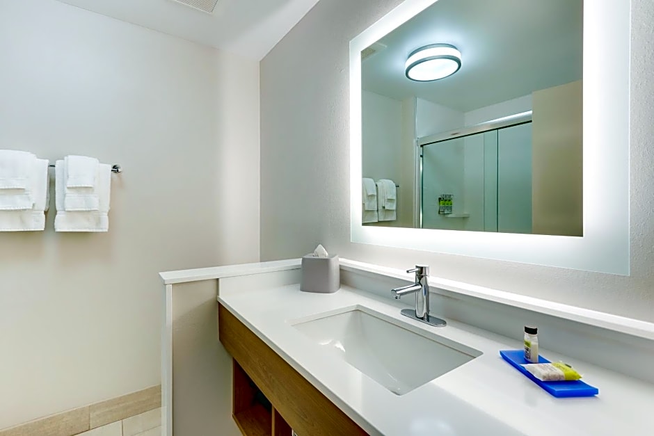 Holiday Inn Express & Suites Middletown - Goshen By IHG