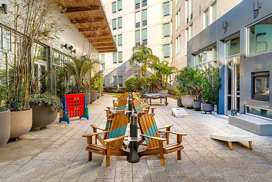 Aloft Jacksonville Tapestry Park