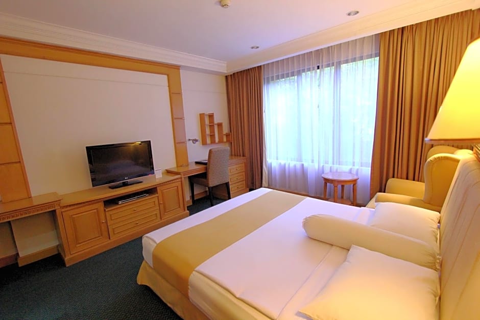 Harmoni Suites Hotel