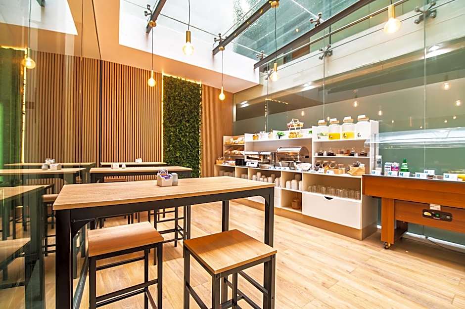 The Azoriani Boutique, an Ascend Collection Hotel