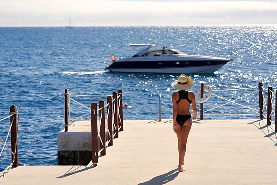 Les Suites at Cliff Bay Portobay