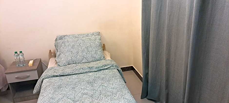 Top House Zayed Airport AUH