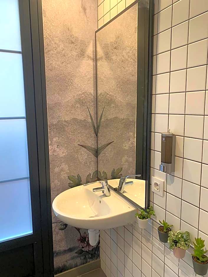 VTZ The Botanic Hostel