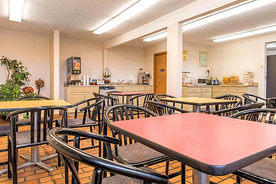 Econo Lodge Holland - Toledo