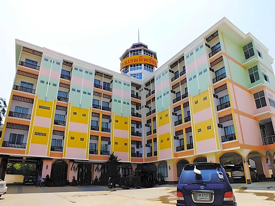Dee Prom Hotel