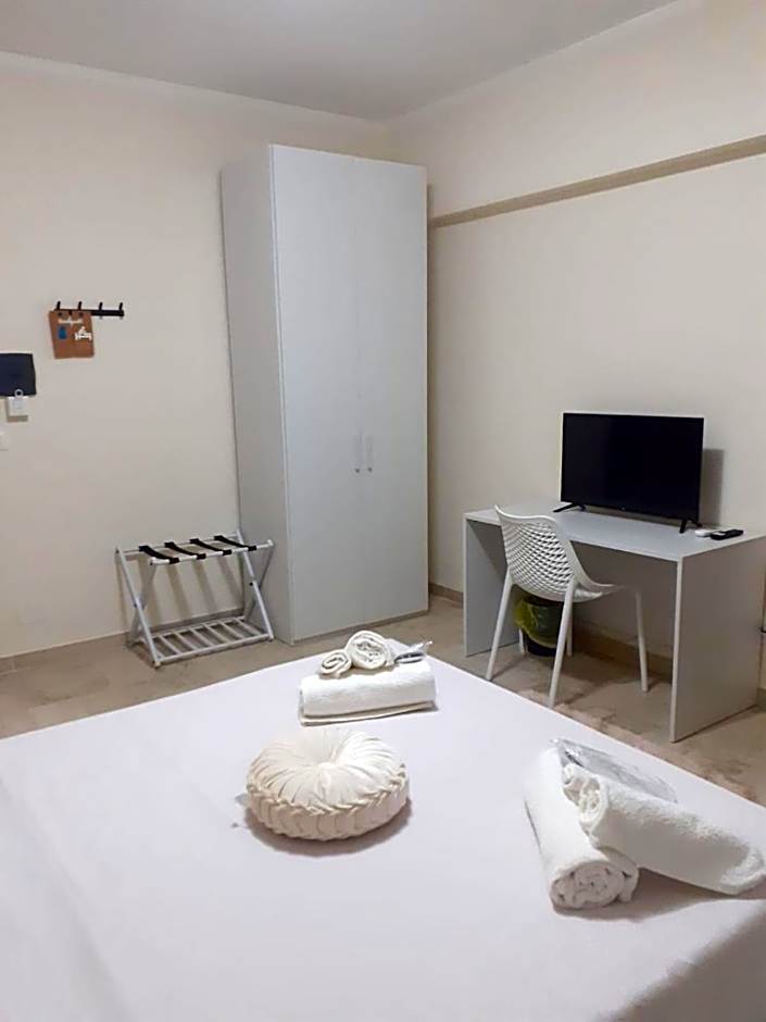 LOVELY BIANCO - Rooms & Apartment