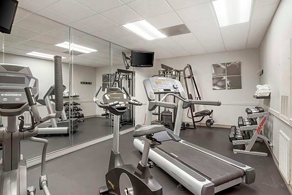 Best Western Plus Hobby Airport Inn & Suites